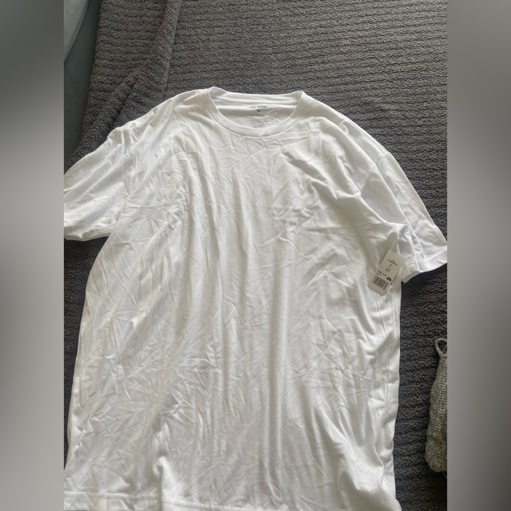 True Classic Men’s White Cotton Crewneck Tee
